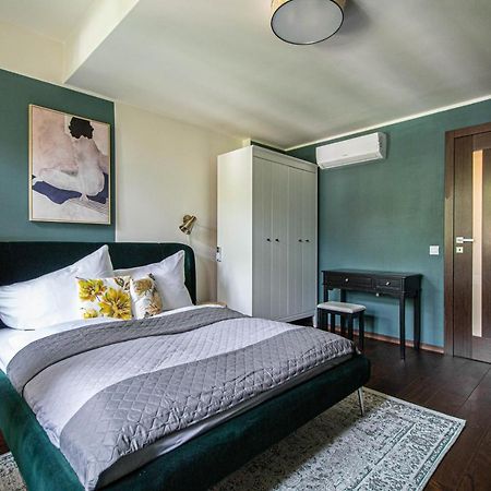Quite Loft With Balcony And 3 Air Conditioners Praga Exterior foto
