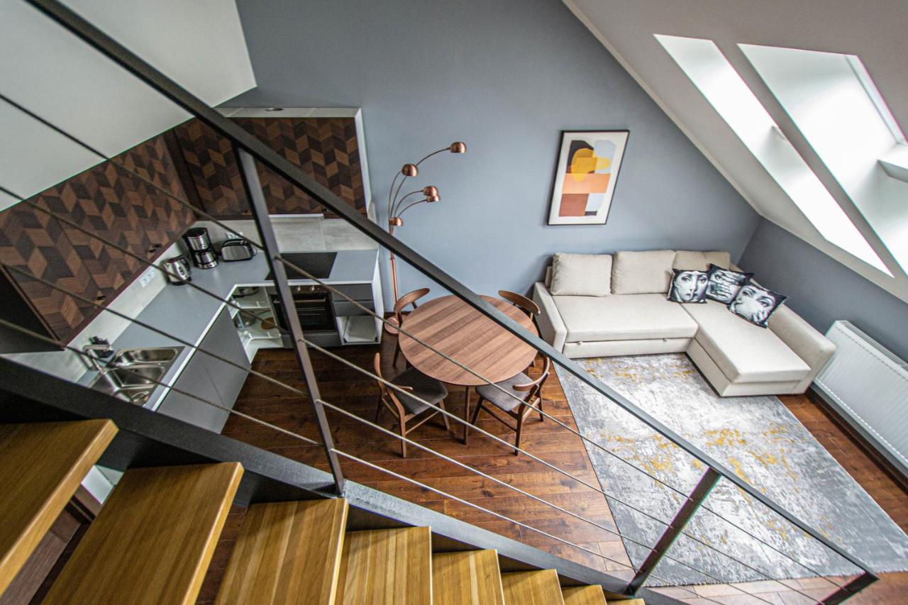 Quite Loft With Balcony And 3 Air Conditioners Praga Exterior foto