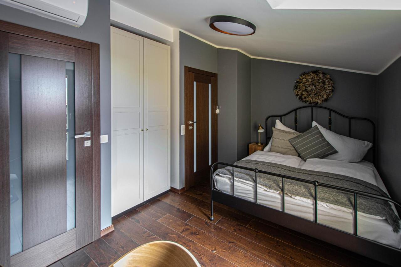 Quite Loft With Balcony And 3 Air Conditioners Praga Exterior foto